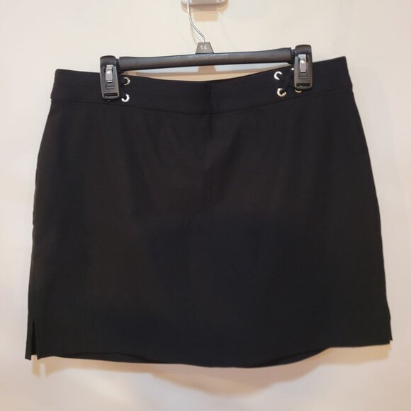 Black A-Line Knee-Length Skirt With Grommet Details & Side Slits - Picture 3 of 10